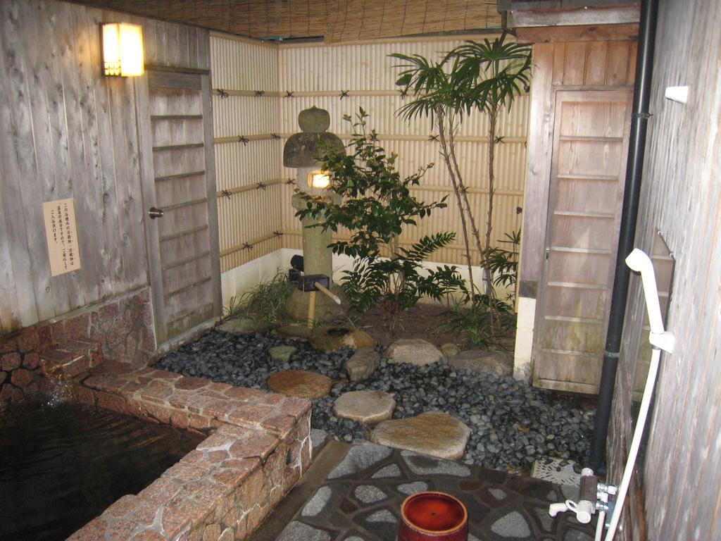 Utsumionsen Ichizu Hotel Aichi Екстериор снимка
