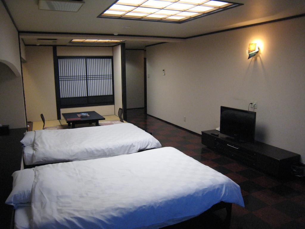 Utsumionsen Ichizu Hotel Aichi Екстериор снимка